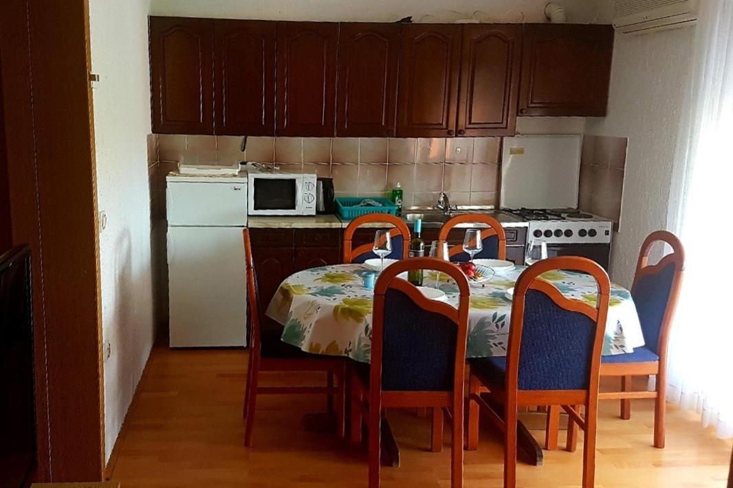 Apartments For Families With Children Lopar, Rab - 10402 Dış mekan fotoğraf
